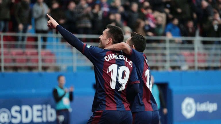 Γκολ και θέαμα από Έιμπαρ και Λεβάντε