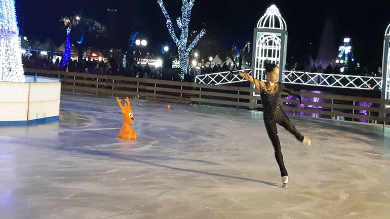 Λάρισα: Μαγικές εικόνες από το παγοδρόμιο στο Πάρκο των Ευχών