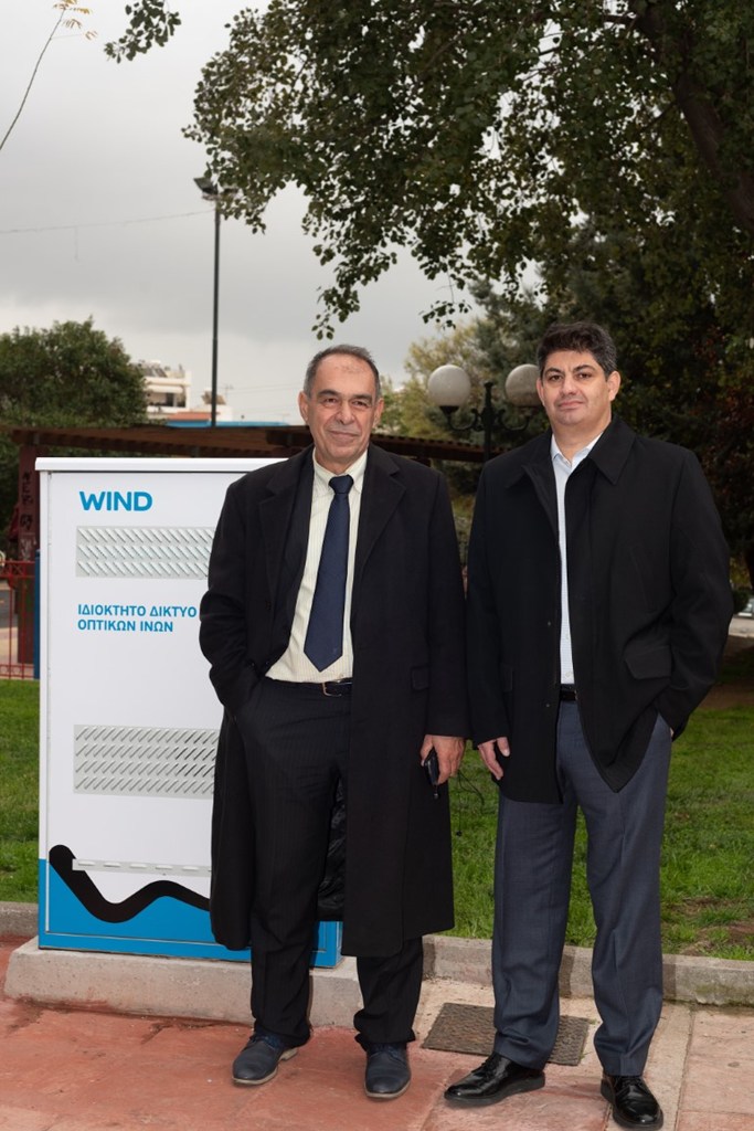 Από αριστερά προς τα δεξιά: Γιώργος Ιωακειμίδης, Δήμαρχος Νίκαιας – ΑΓ.Ι. Ρέντη & Νίκος Πανόπουλος, Γενικός Διευθυντής Δικτύου WIND Ελλάς