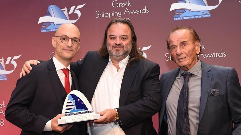 O υπεύθυνος στρατηγικού σχεδιασμού και ανάπτυξης της Seajets Μάριος Ηλιόπουλος παρέλαβε το βραβείο