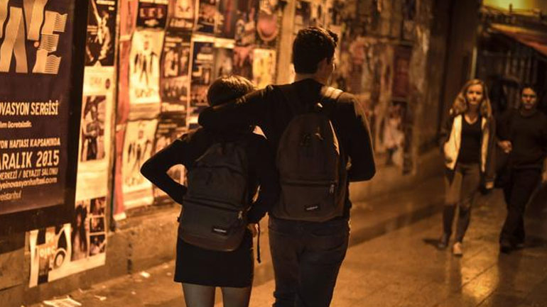 Χιλιάδες νέοι εγκαταλείπουν την Τουρκία Χιλιάδες νέοι εγκαταλείπουν την Τουρκία