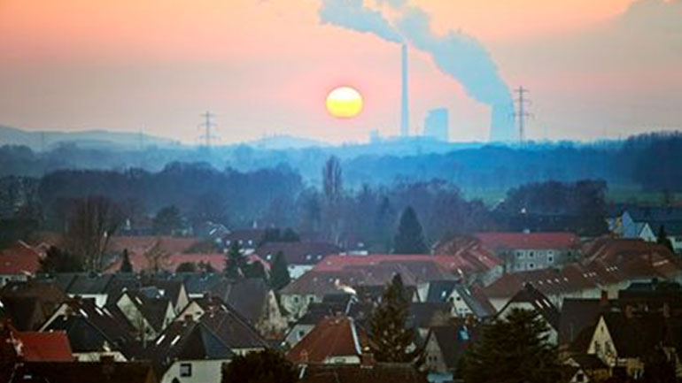 IPCC: «Για να αποφύγουμε το κλιματικό χάος πρέπει να μειωθεί η έκλυση διοξειδίου του άνθρακα στο μηδέν»