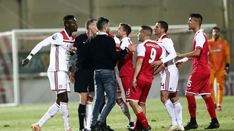 Γιατί μόνο δυο Έλληνες στην ενδεκάδα;