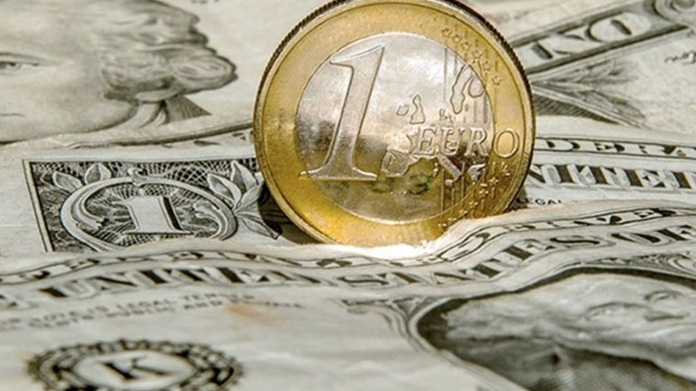 Ενισχύεται το ευρώ έναντι του δολαρίου