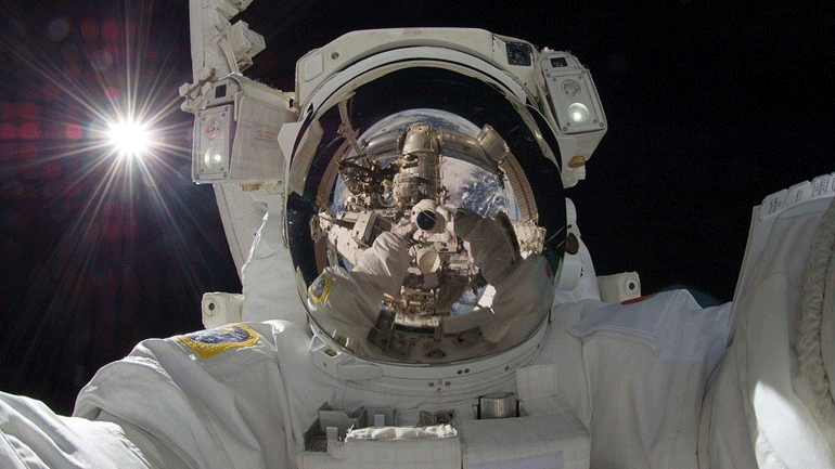 Ρωσία: Οι κοσμοναύτες πρέπει να εργάζονται τις καθημερινές 6,5 ώρες και τις αργίες  δύο