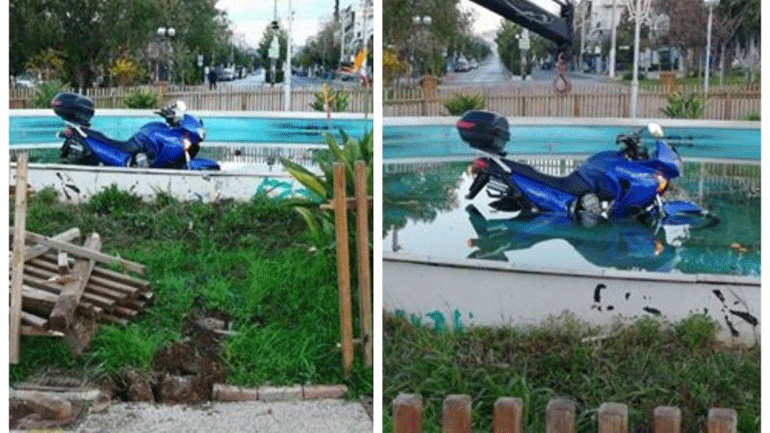 Ηλιούπολη: Μοτοσυκλέτα έπεσε στο σιντριβάνι της κεντρικής πλατείας