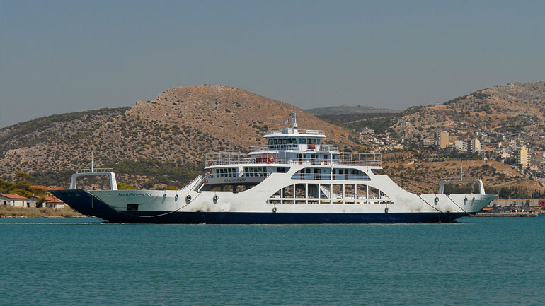 Πρόσκρουση επιβατηγού πλοίου με ταχύπλοο στο Πέραμα