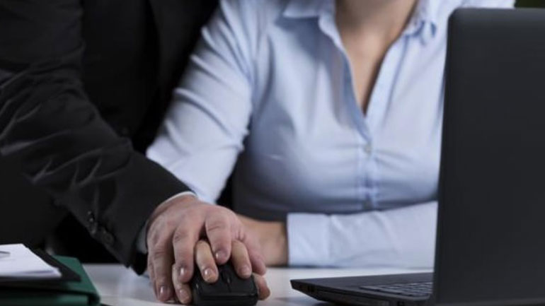 Έρευνα: Δύο στις τρεις γυναίκες στην Αυστραλία παρενοχλήθηκαν στον εργασιακό χώρο