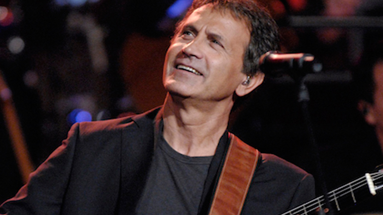 Η Χορωδία του Κόκκινου Στρατού και ο Γιώργος Νταλάρας σε περιοδεία σε Ελλάδα και Κύπρο