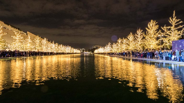 Φωτεινές Εγκαταστάσεις στο Πάρκο Σταύρος Νιάρχος – Ένα μοναδικό χριστουγεννιάτικο φεστιβάλ φωτός