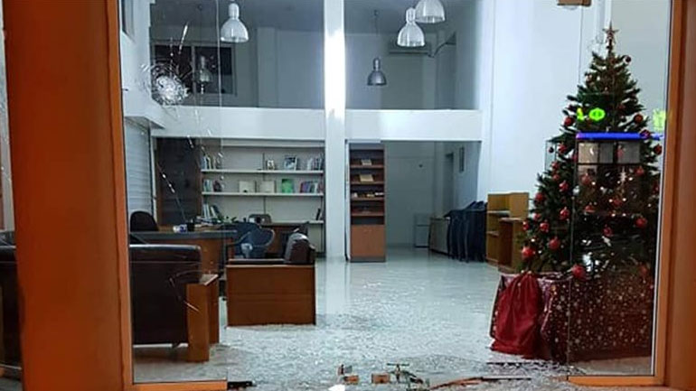 Επίθεση στα γραφεία του δημάρχου Ελληνικού