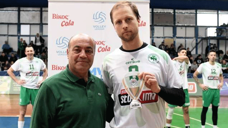 Ο Άξελ Γιάκομπσεν βραβεύτηκε MVP Βίκος Cola από τον Στέφανο Αυγουλέα