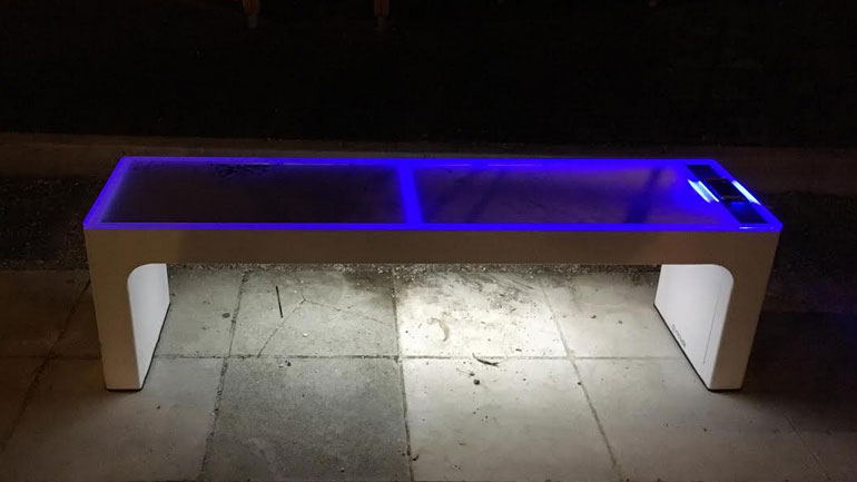 Ηλιακά παγκάκια σε δήμους της Κρήτης