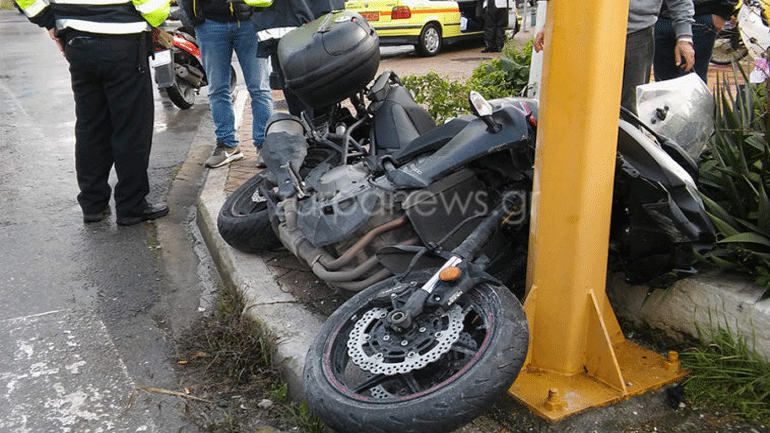 Χανιά: Οδηγός IX τραυμάτισε σοβαρά μοτοσυκλετιστή και τον παράτησε αιμόφυρτο στον δρόμο