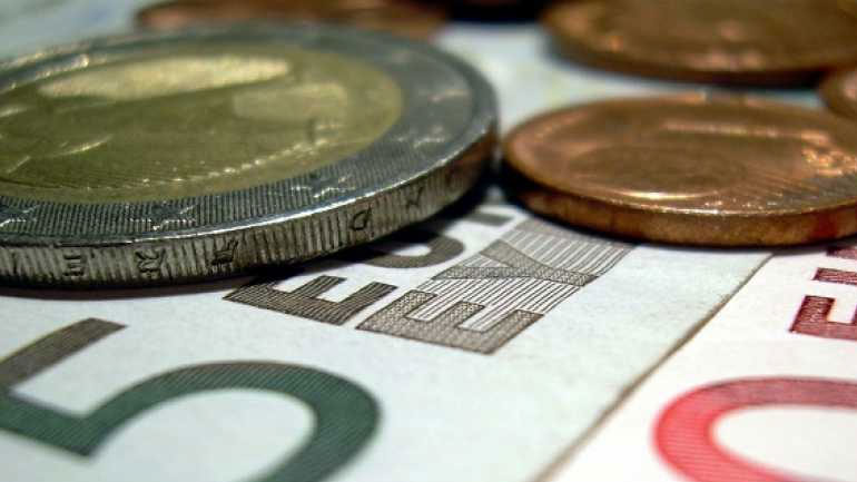 Ενισχύεται το ευρώ έναντι του δολαρίου