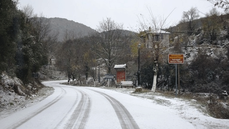 Ανοίγουν τα χιονοδρομικά σε Μέτσοβο κι Ανήλιο
