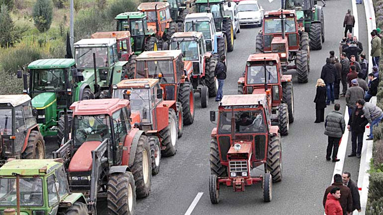 Τη Δευτέρα ξεκινούν τις κινητοποιήσεις τους οι αγρότες