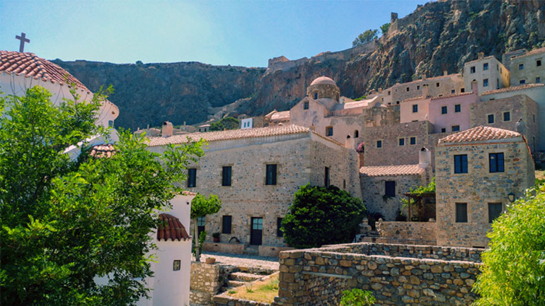 Μονεμβασιά: Tο «πλωτό» κάστρο που συναρπάζει