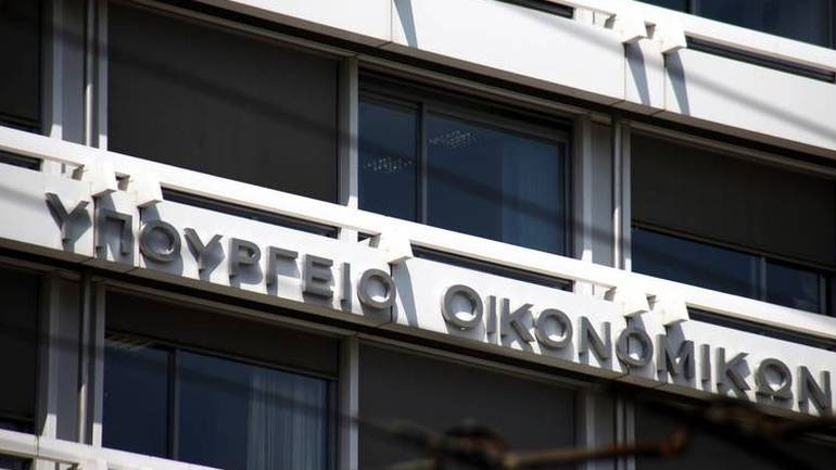 Το υπουργείο Οικονομικών διαψεύδει τα περί νομοθετικών του παρεμβάσεων στην αγορά ζύθου