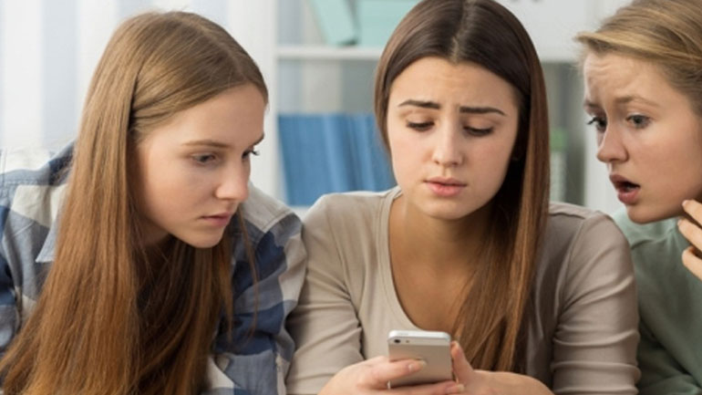 Πρόωρη εφηβεία στα κορίτσια που είχαν εκτεθεί προγεννητικά σε πολλές χημικές ουσίες προϊόντων προσωπικής φροντίδας