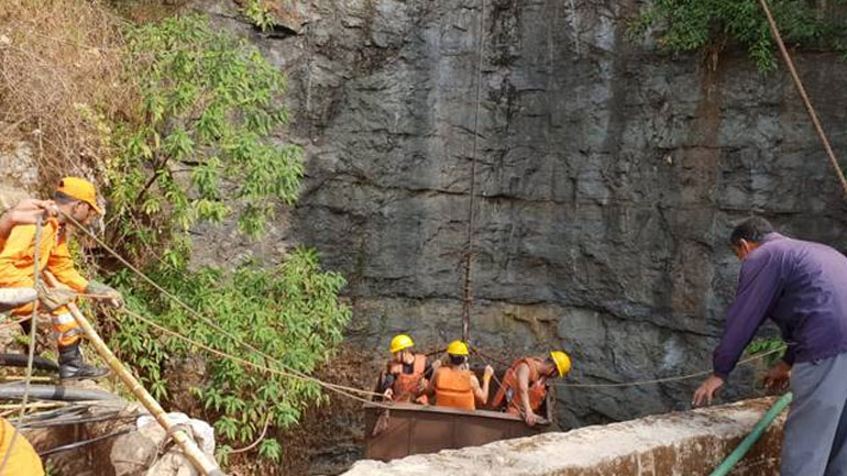 Ινδία: Τουλάχιστον 13 εργάτες παγιδεύτηκαν σε ανθρακωρυχείο