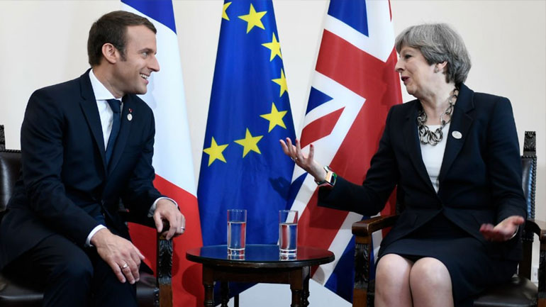 Σε εξέλιξη συνάντηση Μέι – Μακρόν στις Βρυξέλλες