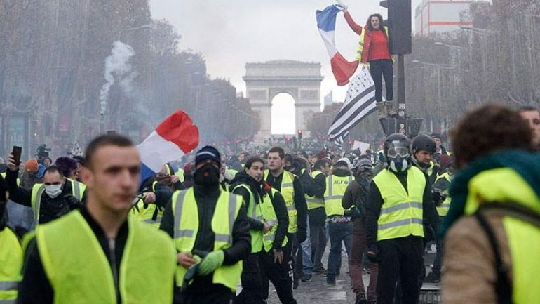 Σε συναγερμό οι γαλλικές δυνάμεις ασφαλείας – Νέα κινητοποίηση των «κίτρινων γιλέκων»