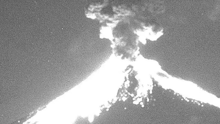 Εντυπωσιακή έκρηξη ηφαιστείου στο Μεξικό