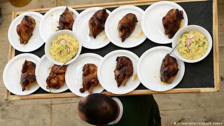 Έλλειψη σερβιτόρων και μαγείρων στη Γερμανία