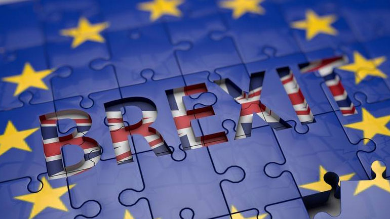 Ντ. Χιντς: Η βρετανική κυβέρνηση δεν σχεδιάζει δεύτερο δημοψήφισμα