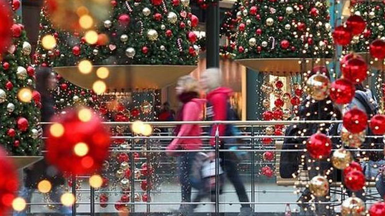 Εορταστικό ωράριο: Ανοιχτά σήμερα τα καταστήματα