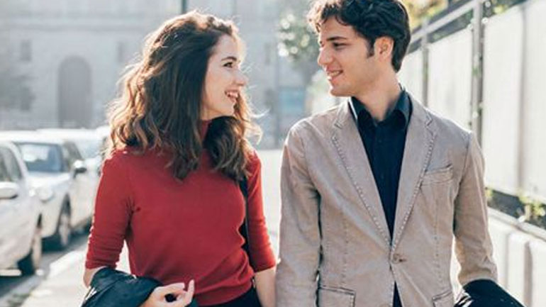 4 κόλπα για να προσελκύσουμε το άτομο που μας ενδιαφέρει!