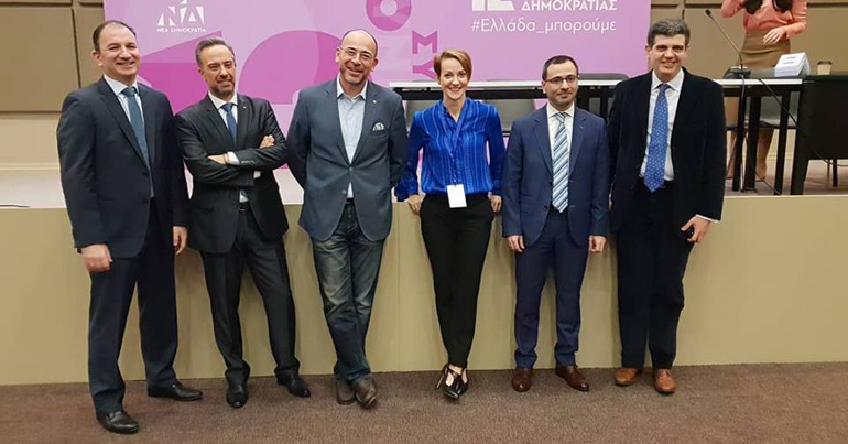 Από αριστερά: Νίκος Πρέζας (Mercedes), Θανάσης Κονιστής (VW), Μάριος Μπαρκής (Nissan), Αλεξάνδρα Σδούκου (Σύμβουλος Ενέργειας Προέδρου ΝΔ), Aντώνης Αδάναλης (BMW), Δημήτρης Μιχαρικόπουλος (Fortisis)