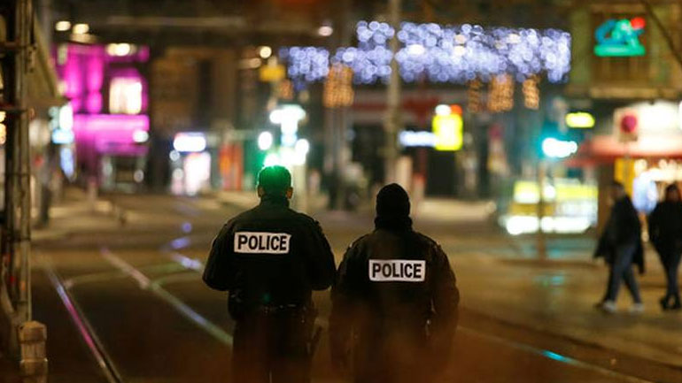 Επίθεση στο Στρασβούργο: Υπό κράτηση δύο άτομα που προμήθευσαν με οπλισμό τον δράστη