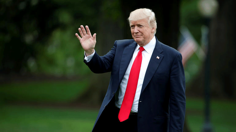 Λευκός Οίκος: Στο Οικονομικό Φόρουμ του Νταβός θα συμμετέχει ο Τραμπ