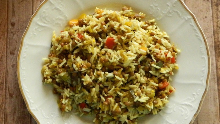 Φακόρυζο με καραμελωμένα κρεμμύδια