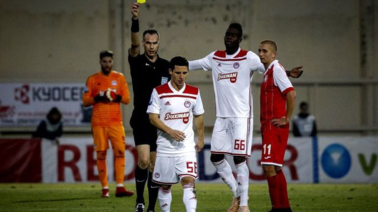 Η ευθύνη Ολυμπιακού, ΠΑΟΚ και ΕΠΟ για τον ξυλοδαρμό του διαιτητή