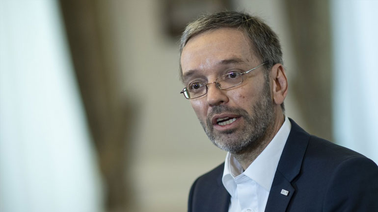 ΥΠΕΣ Αυστρίας: Να μη χορηγείται άσυλο σε πρόσφυγες που καταφθάνουν με τη βοήθεια διακινητών