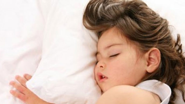 Ευεργετικός ο ύπνος για τα μωρά