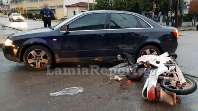 Λαμία: Σύγκρουση Ι.Χ. με μηχανάκι – Ένας τραυματίας