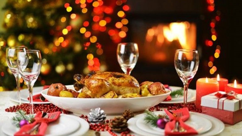 Από 95 έως 100 ευρώ διαμορφώνεται το κόστος για το χριστουγεννιάτικο τραπέζι