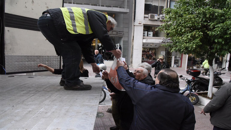 Η γαλοπούλα ήταν παραγεμισμένη με… Λαυρεντιάδη