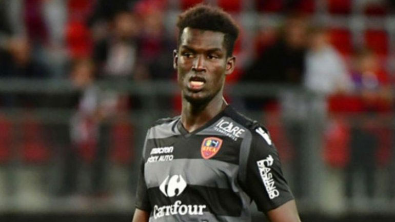 Κλείνει τον Σενεγαλέζο αμυντικό, Ουσεϊνού Μπα ο Ολυμπιακός