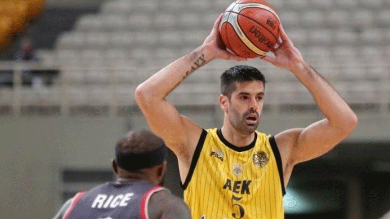 ΑΕΚ: Προβλήματα για Σάκοτα, Χάντερ και Σαντ-Ρος