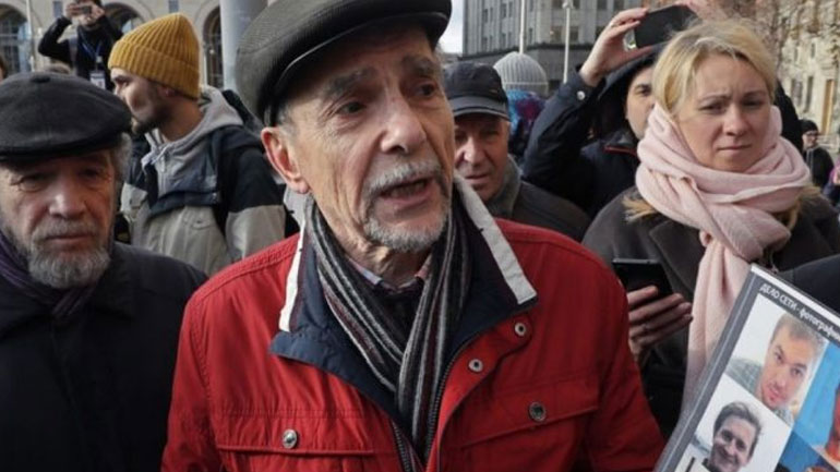 Ρωσία: Ελεύθερος ο 77χρονος ακτιβιστής των ανθρώπινων δικαιωμάτων Λεβ Πανομαριόφ