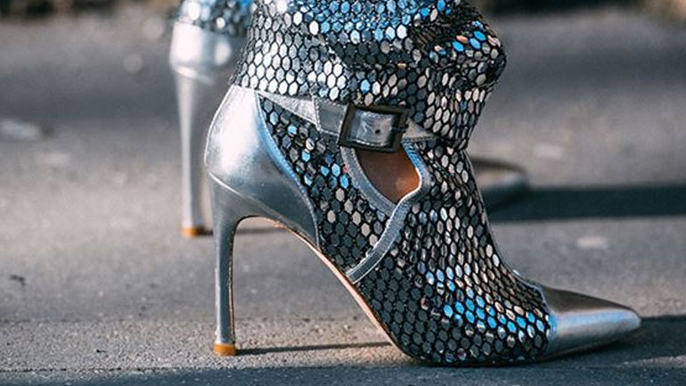 Τα παπούτσια που κάθε fashion girl χρειάζεται για τις φετινές γιορτές