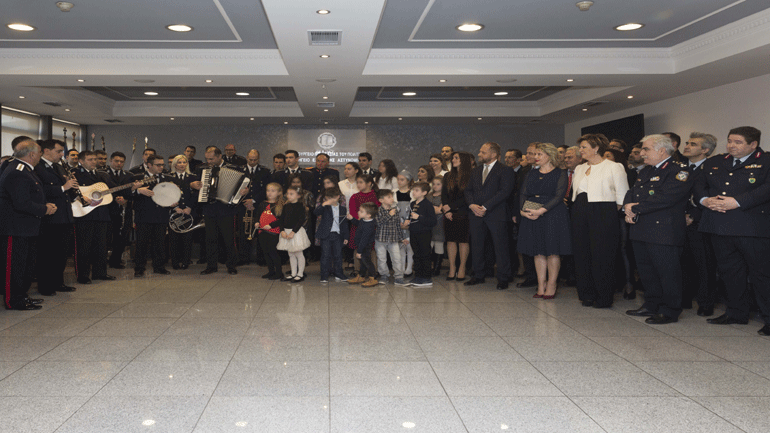 Χριστουγεννιάτικα κάλαντα στο Αρχηγείο της Ελληνικής Αστυνομίας