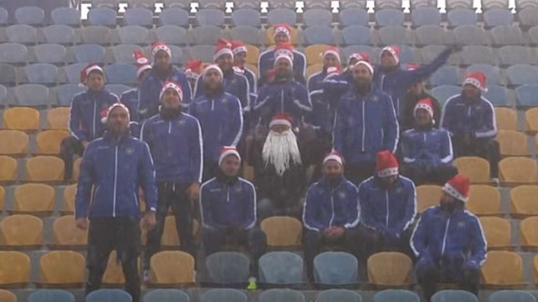 Οι παίκτες του Αστέρα Τρίπολης τραγούδησαν τα κάλαντα!