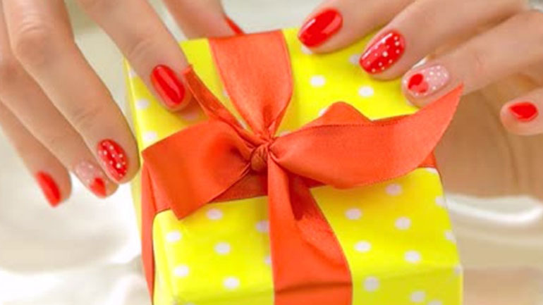 Τα πιο κομψά δώρα που μπορείς να δώσεις αυτά τα Χριστούγεννα στη μαμά σου!