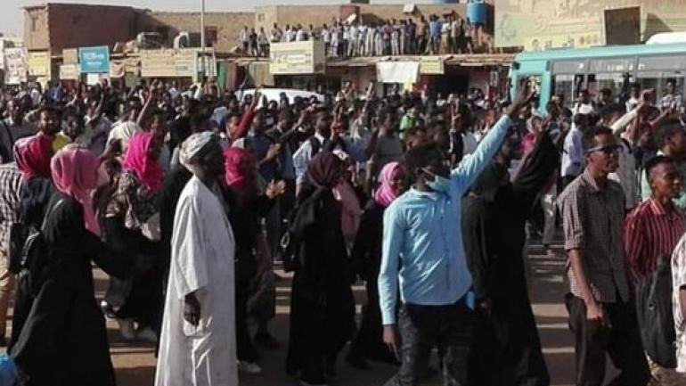 Σουδάν: Οι γιατροί απεργούν σε ένδειξη αλληλεγγύης προς τους διαδηλωτές που διαμαρτύρονται για τις αυξήσεις των τιμών